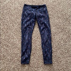 Lululemon Wonderunder size 6